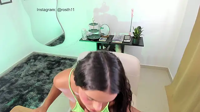 Snapshot of rossth1 chatting on 02/05/25, 09:18 rossth1 online show from 02/05/25, 09:18