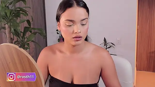 Snapshot of rossth1 chatting on 10/09/25, 07:34 rossth1 online show from 10/09/25, 07:34