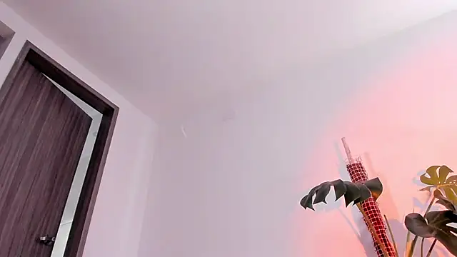 rossth1 online show from 04/11/26, 07:07