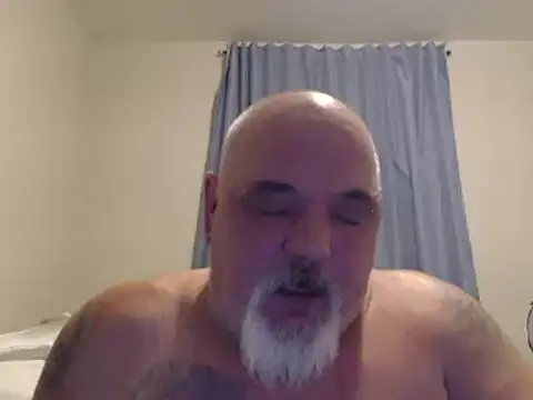 Newfiesausage1972 online show from 01/12/25, 11:58