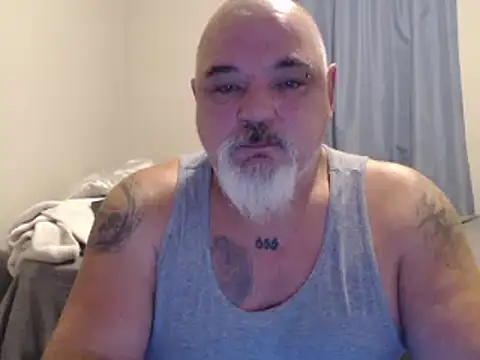 Newfiesausage1972 online show from 01/14/25, 12:35