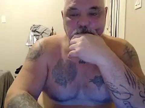 Newfiesausage1972 online show from 01/27/25, 08:07