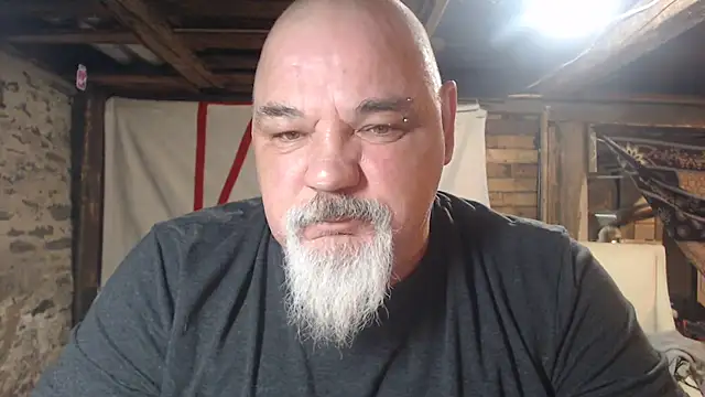 Newfiesausage1972 online show from 03/02/26, 07:15