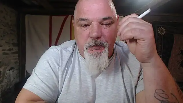 Newfiesausage1972 online show from 04/08/26, 10:54