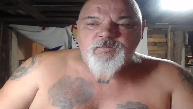 Newfiesausage1972 online show from 07/10/26, 07:34