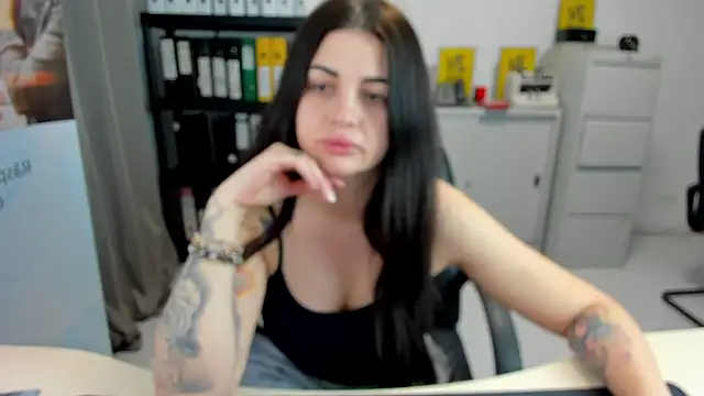 TiffanySweet online show from 12/20/24, 07:28