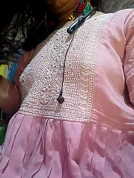 Snapshot of Simaran_bhabhi chatting on 02/04/25, 04:08 Simaran bhabhi online show from 02/04/25, 04:08