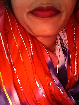 Snapshot of Simaran_bhabhi chatting on 02/15/25, 03:31 Simaran bhabhi online show from 02/15/25, 03:31