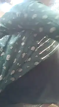 Snapshot of Simaran_bhabhi chatting on 02/18/25, 01:10 Simaran bhabhi online show from 02/18/25, 01:10