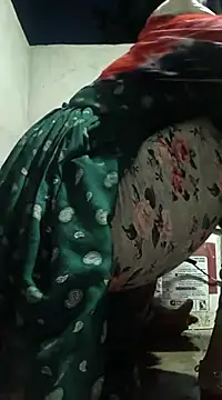 Snapshot of Simaran_bhabhi chatting on 02/24/25, 12:59 Simaran bhabhi online show from 02/24/25, 12:59