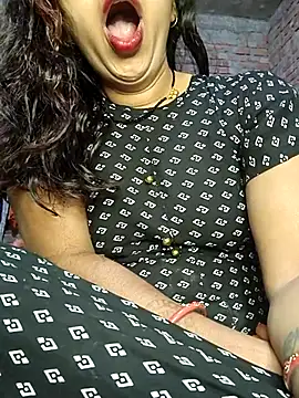 Snapshot of Simaran_bhabhi chatting on 03/03/25, 10:42 Simaran bhabhi online show from 03/03/25, 10:42