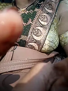 Snapshot of Simaran_bhabhi chatting on 03/09/25, 08:40 Simaran bhabhi online show from 03/09/25, 08:40