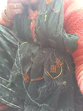 Snapshot of Simaran_bhabhi chatting on 03/10/25, 01:34 Simaran bhabhi online show from 03/10/25, 01:34