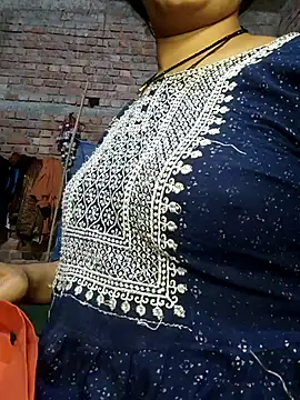 Snapshot of Simaran_bhabhi chatting on 03/13/25, 04:34 Simaran bhabhi online show from 03/13/25, 04:34