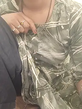 Snapshot of Simaran_bhabhi chatting on 12/16/25, 06:51 Simaran bhabhi online show from 12/16/25, 06:51