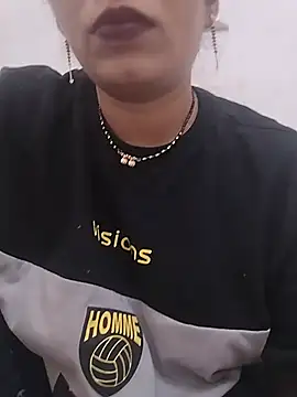 Snapshot of Simaran_bhabhi chatting on 06/28/26, 03:51 Simaran bhabhi online show from 06/28/26, 03:51