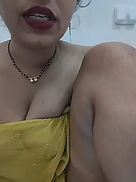 Snapshot of Simaran_bhabhi chatting on 07/05/26, 05:42 Simaran bhabhi online show from 07/05/26, 05:42