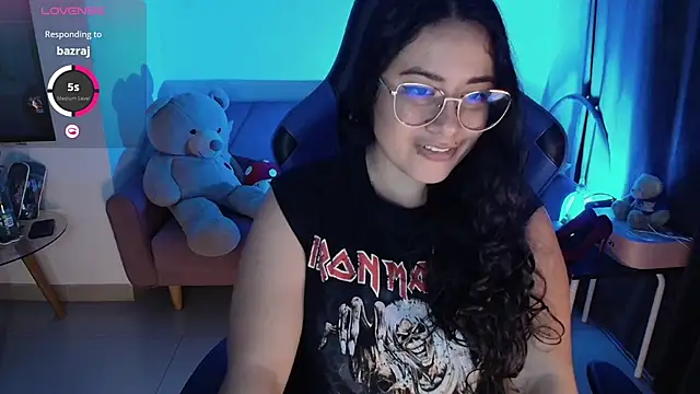 LauraHawkes online show from 03/08/25, 04:34