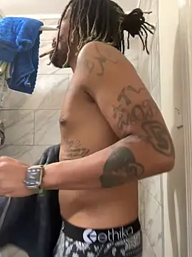 Snapshot of 1BeautyN1Beast chatting on 12/09/24, 08:54 1BeautyN1Beast online show from 12/09/24, 08:54