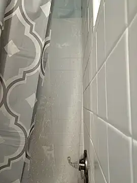 Snapshot of 1BeautyN1Beast chatting on 03/05/25, 12:44 1BeautyN1Beast online show from 03/05/25, 12:44