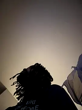 Snapshot of 1BeautyN1Beast chatting on 10/15/25, 01:06 1BeautyN1Beast online show from 10/15/25, 01:06