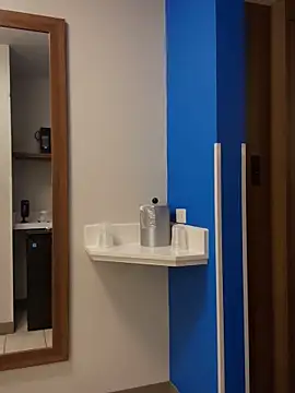 1BeautyN1Beast online show from 12/18/25, 01:44