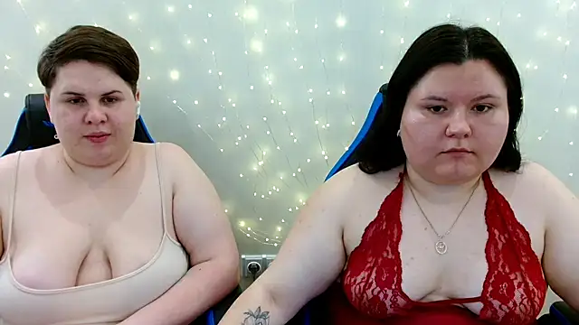 Snapshot of BeckyAndHellen chatting on 06/27/26, 08:47 BeckyAndHellen online show from 06/27/26, 08:47