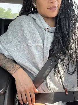 Shuggabutt online show from 03/29/26, 09:26