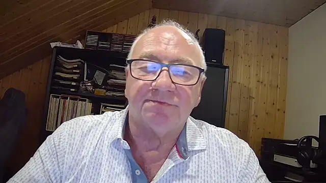 Snapshot of biggandybig chatting on 11/04/25, 10:20 biggandybig online show from 11/04/25, 10:20