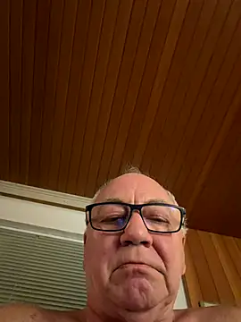 Snapshot of biggandybig chatting on 11/21/25, 09:35 biggandybig online show from 11/21/25, 09:35