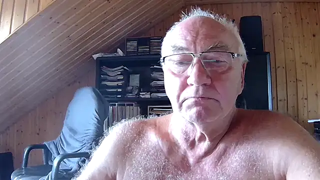 Snapshot of biggandybig chatting on 06/29/26, 08:42 biggandybig online show from 06/29/26, 08:42