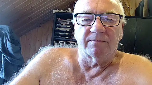 Snapshot of biggandybig chatting on 07/06/26, 08:11 biggandybig online show from 07/06/26, 08:11