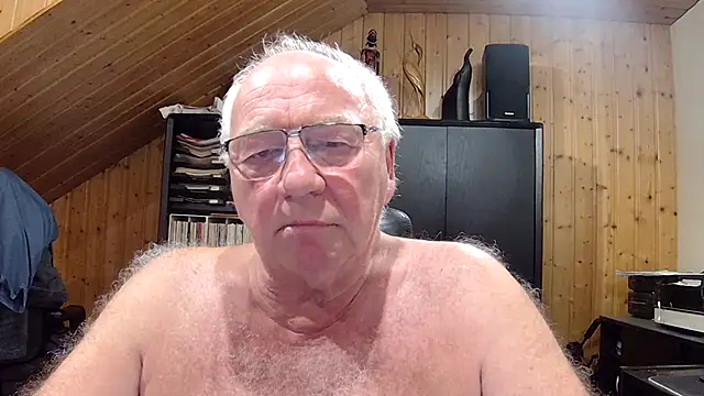 Snapshot of biggandybig chatting on 07/07/26, 10:03 biggandybig online show from 07/07/26, 10:03
