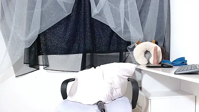 Snapshot of Abril_Bianchi chatting on 01/07/25, 02:10 Abril Bianchi online show from 01/07/25, 02:10