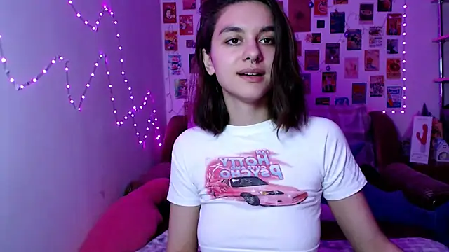 Snapshot of Celine_Dionn chatting on 01/07/25, 04:27 Celine Dionn online show from 01/07/25, 04:27