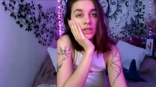 Snapshot of Celine_Dionn chatting on 03/07/25, 02:34 Celine Dionn online show from 03/07/25, 02:34