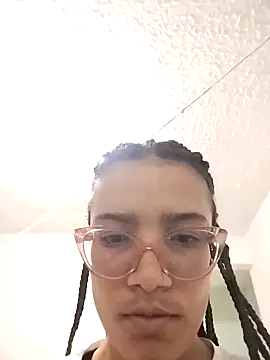 Yaumiko online show from 04/08/26, 11:32