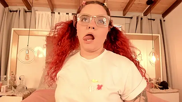 Twwiiggy online show from 02/05/25, 08:04