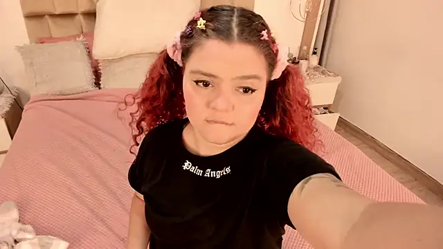 Twwiiggy online show from 02/18/25, 08:03