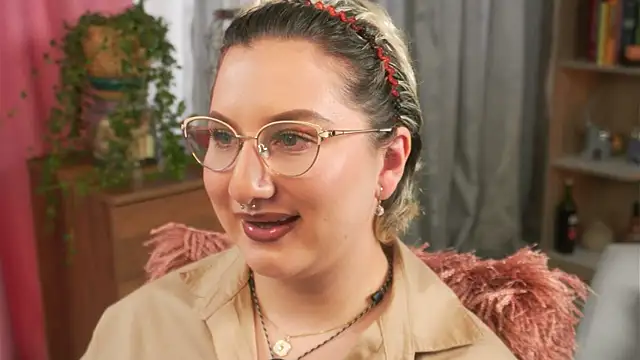 Ximenna Cruz online show from 04/04/26, 07:00