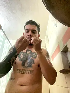 Snapshot of Molly1993rrrrrrrf chatting on 12/15/25, 11:20 Molly1993rrrrrrrf online show from 12/15/25, 11:20