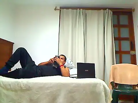 Snapshot of lozter345 chatting on 09/11/25, 06:02 lozter345 online show from 09/11/25, 06:02