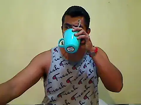 Snapshot of lozter345 chatting on 11/13/25, 02:32 lozter345 online show from 11/13/25, 02:32