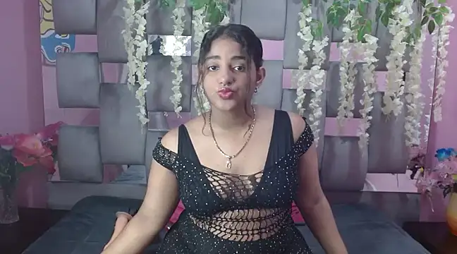 Snapshot of Sofia_Hernandez_ chatting on 12/14/24, 07:14 Sofia Hernandez online show from 12/14/24, 07:14