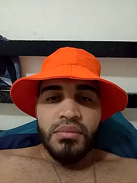 luismanuel 1998 online show from 11/28/25, 03:31