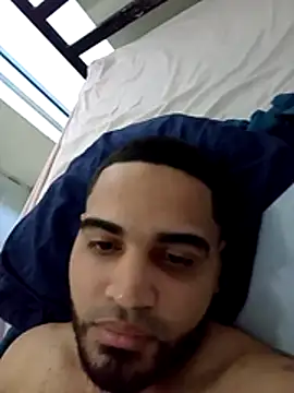 luismanuel 1998 online show from 11/30/25, 02:54