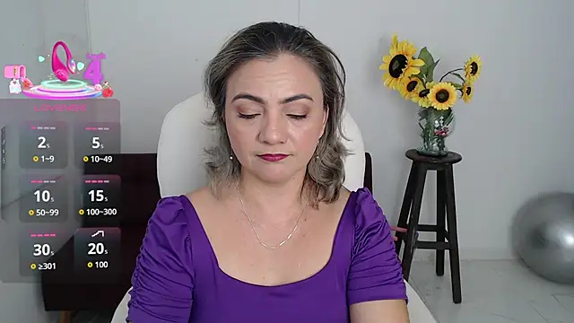 ana milf online show from 11/12/25, 02:28