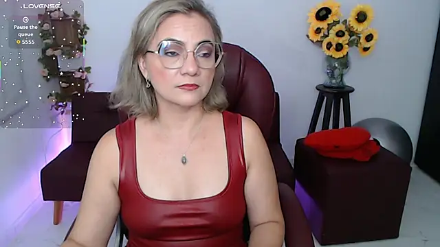 ana milf online show from 04/30/26, 01:39