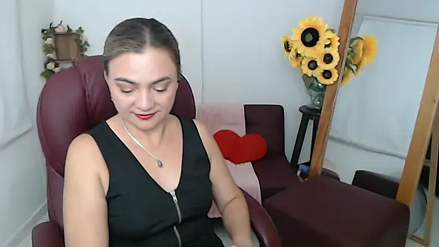 Snapshot of ana_milf chatting on 06/14/26, 02:30 ana milf online show from 06/14/26, 02:30