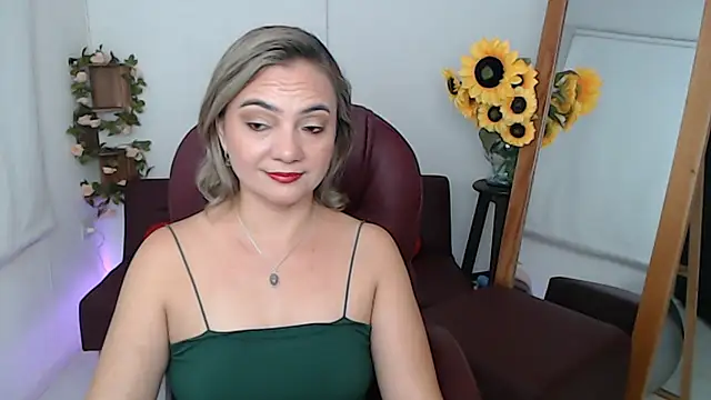 Snapshot of ana_milf chatting on 06/23/26, 03:10 ana milf online show from 06/23/26, 03:10